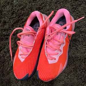 NIKE TENNIS/pickleball SNEAKERS 7.5